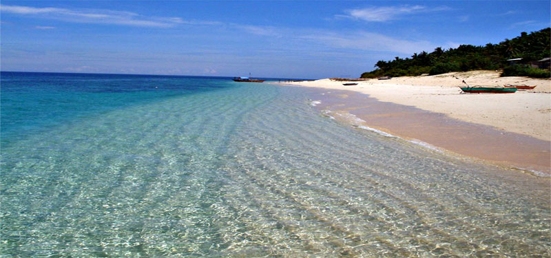 Maculabo Island Beach in Philippines